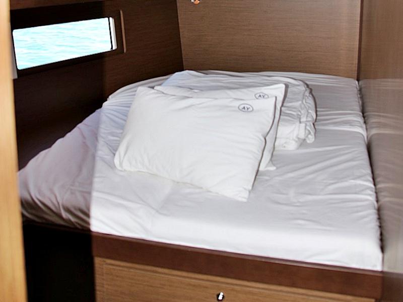 Book yachts online - sailboat - OCEANIS 51.1 BT (20) - PEARL DREAMS - rent