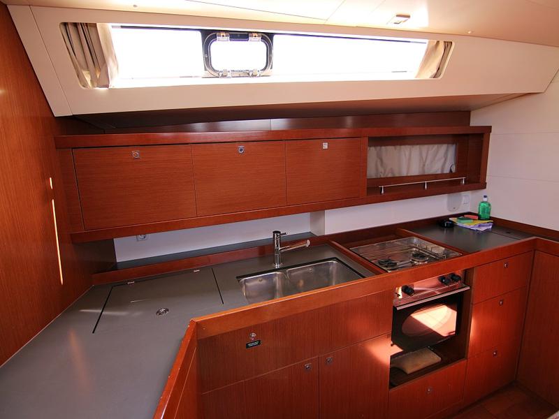 Book yachts online - sailboat - OCEANIS 45 BT - GOLDEN DREAMS - rent
