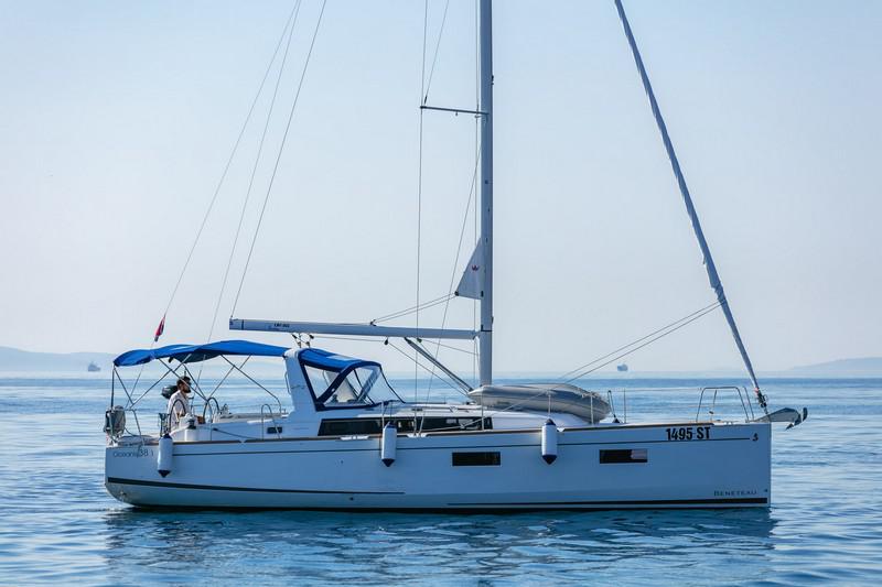 Book yachts online - sailboat - Beneteau Oceanis 38.1 - ANIMA MARIS 2 - rent