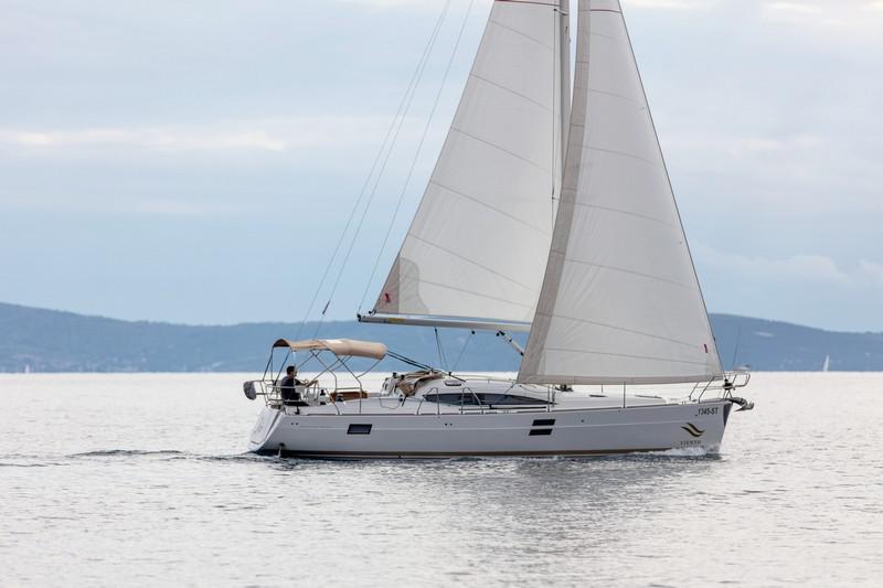 Book yachts online - sailboat - Elan 40 Impression - TINO - rent
