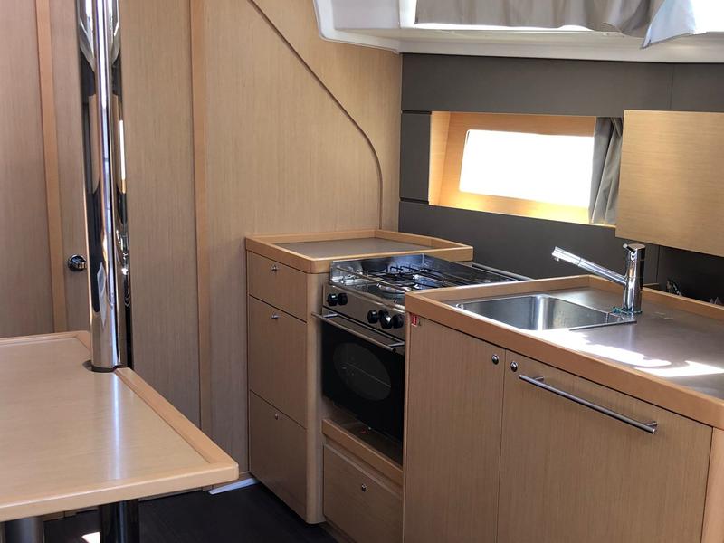 Book yachts online - sailboat - Oceanis 38 - Amaral - rent