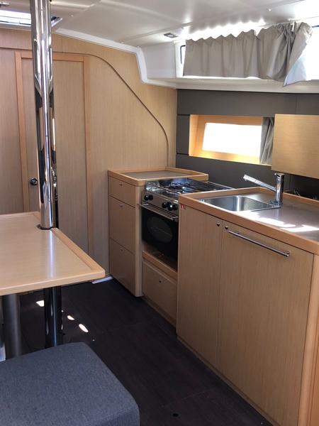 Book yachts online - sailboat - Oceanis 38 - Amaral - rent