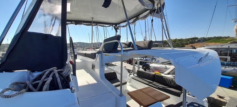 Book yachts online - catamaran - Lagoon 46 Owners Version - Free Bird II - rent