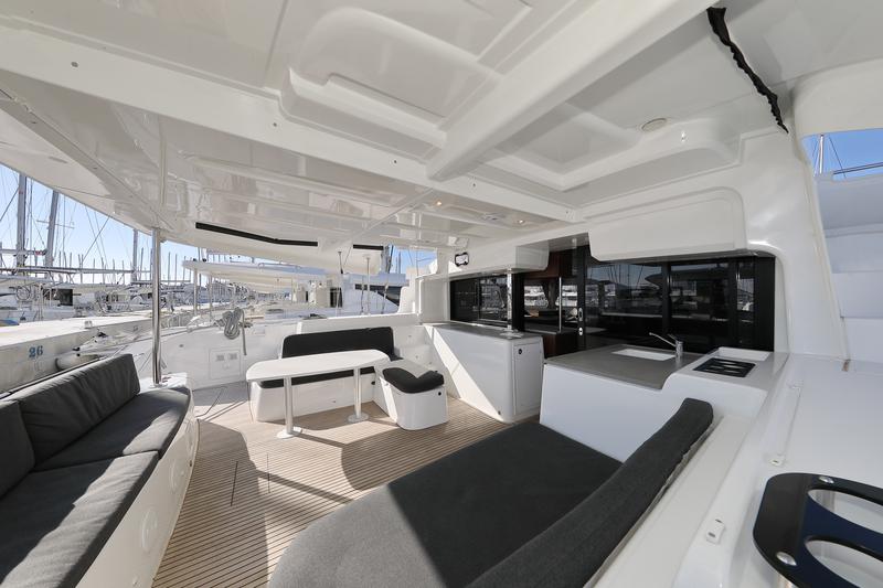 Book yachts online - catamaran - Lagoon 46 - WHY NOT - rent