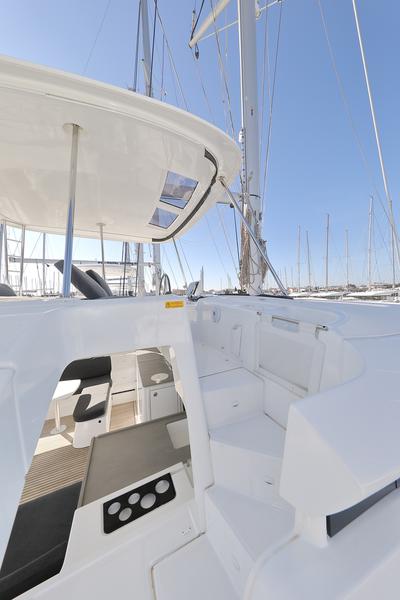 Book yachts online - catamaran - Lagoon 46 - WHY NOT - rent