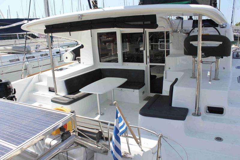 Book yachts online - catamaran - Lagoon 40 - Destiny - rent