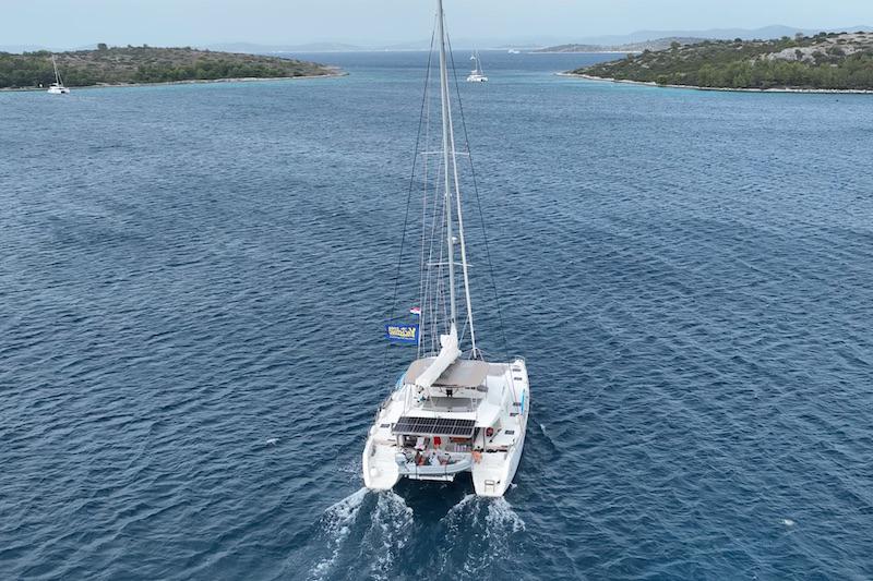 Book yachts online - catamaran - Lagoon 52-4 - JESSY - rent