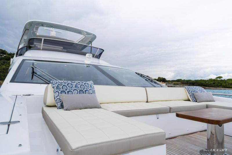 Book yachts online - motorboat - Azimut 72 Fly - Mineira - rent