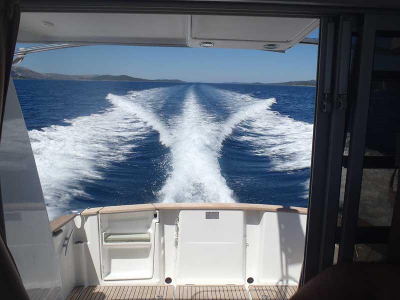 Book yachts online - motorboat - Antares 10.80 - Nina - rent