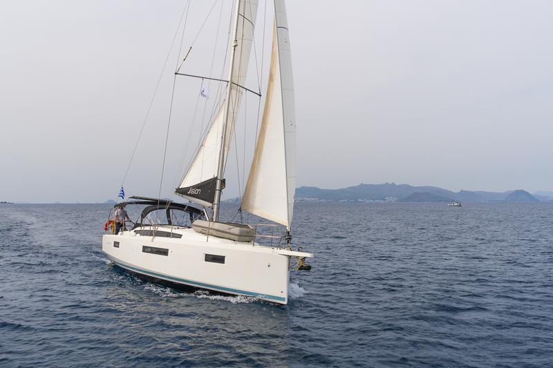 Book yachts online - sailboat - Sun Odyssey 410 - GEVA X - rent