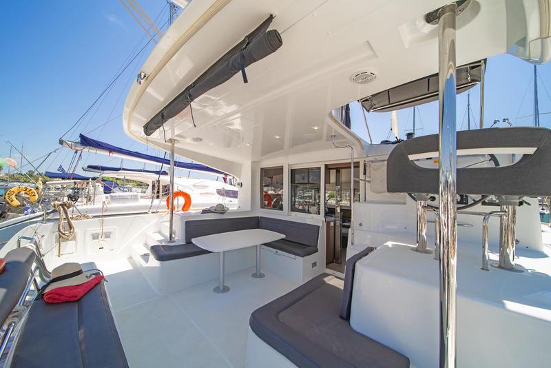 Book yachts online - catamaran - Lagoon 40 - BELLA MARE - rent