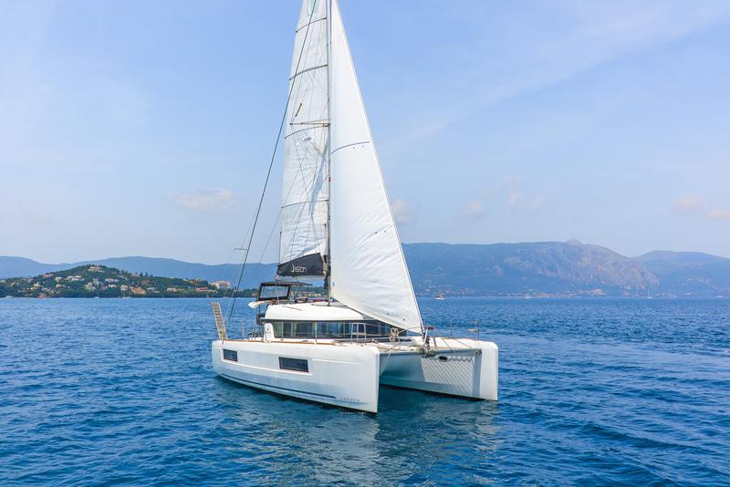 Book yachts online - catamaran - Lagoon 40 - BELLA MARE - rent