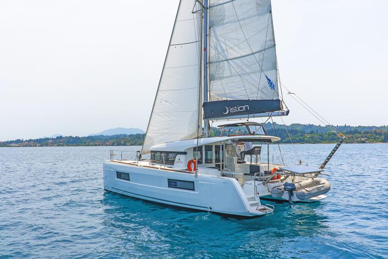 Book yachts online - catamaran - Lagoon 40 - BELLA MARE - rent
