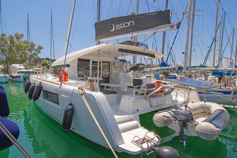 Book yachts online - catamaran - Lagoon 40 - BELLA MARE - rent