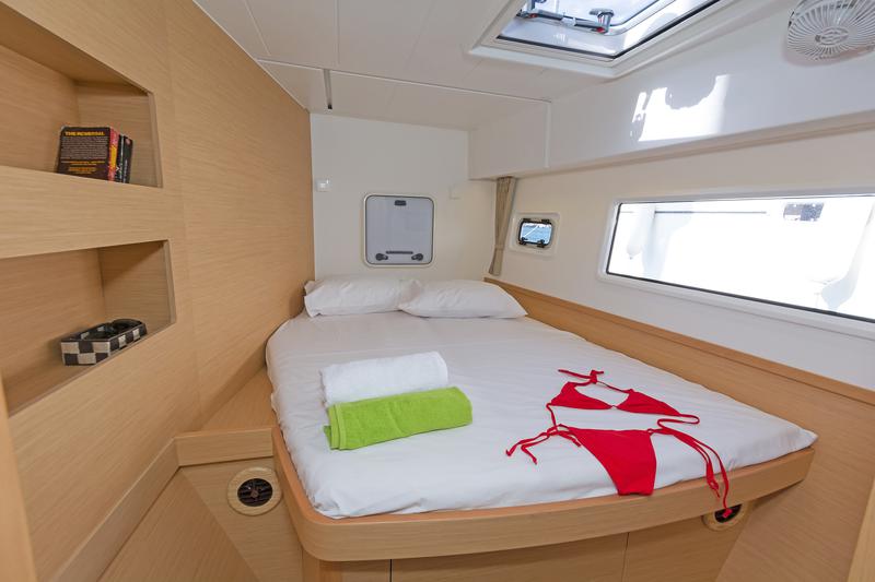 Book yachts online - catamaran - Lagoon 42 A/C &amp; GEN. - BREEZE - rent