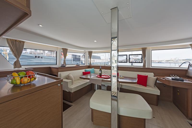 Book yachts online - catamaran - Lagoon 42 A/C &amp; GEN. - DEJA VU - rent