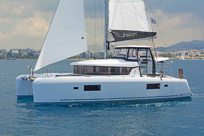 Book yachts online - catamaran - Lagoon 42 A/C &amp; GEN. - DEJA VU - rent