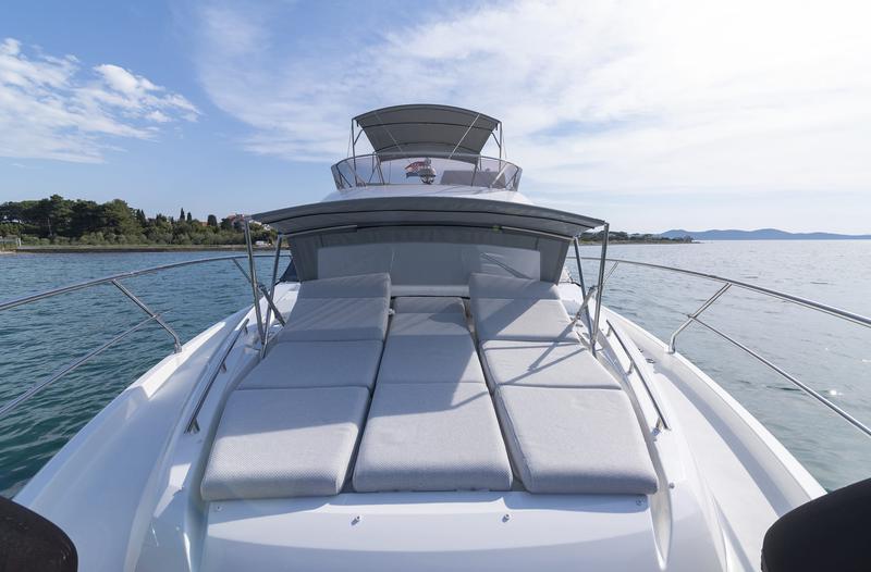 Book yachts online - motorboat - Prestige 460 - Adudu 2 - rent