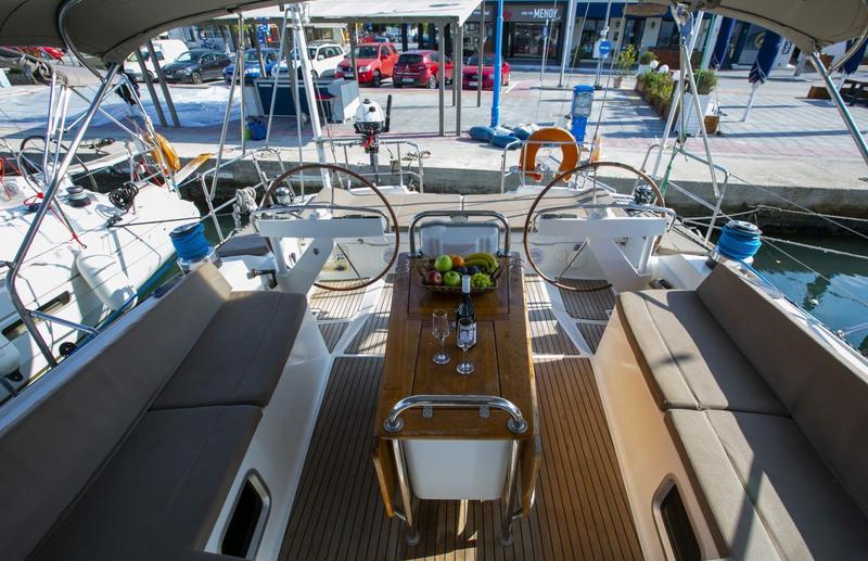 Book yachts online - sailboat - Jeanneau 57 - Messenger - rent