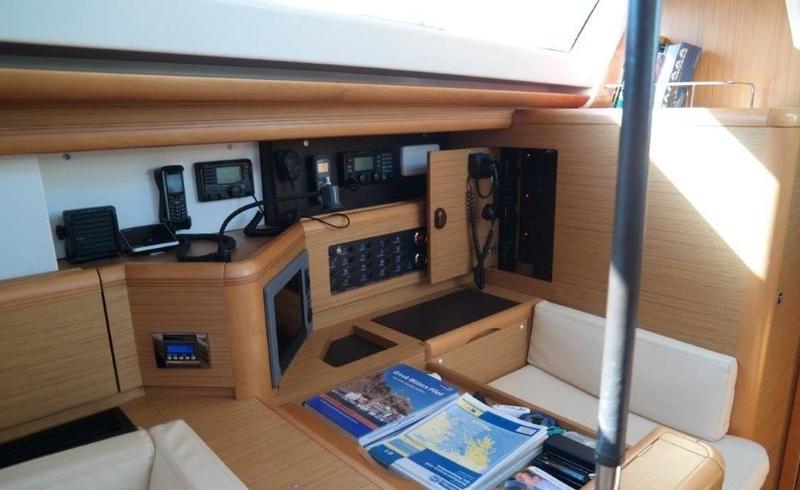 Book yachts online - sailboat - Jeanneau 57 - Messenger - rent