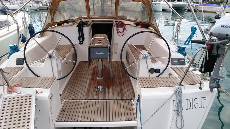 Book yachts online - sailboat - Dufour 405 RM - La Digue - rent