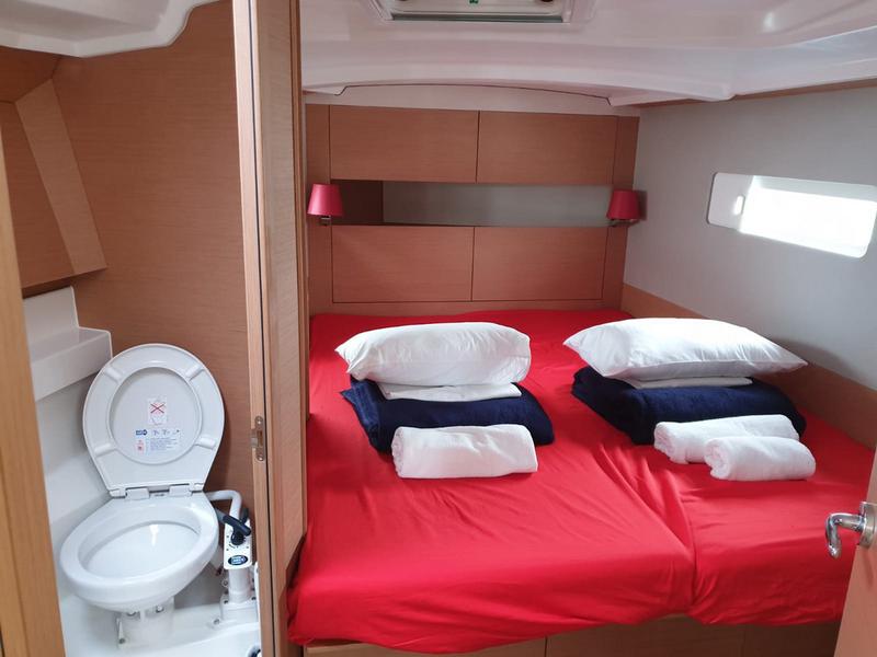 Book yachts online - sailboat - Sun Odyssey 410 - Jutisa - rent