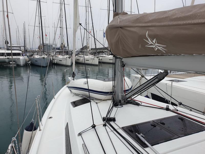 Book yachts online - sailboat - Sun Odyssey 410 - Jutisa - rent