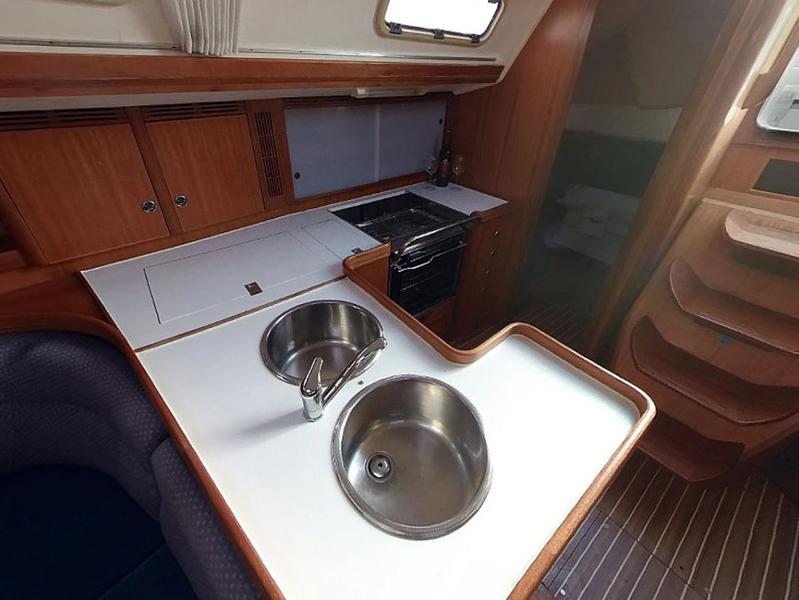 Book yachts online - sailboat - Elan 40 - PLANIKA - rent
