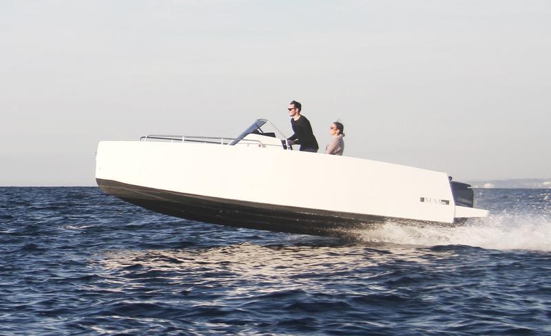 Book yachts online - motorboat - Nuva M6 Open - Vigo - rent