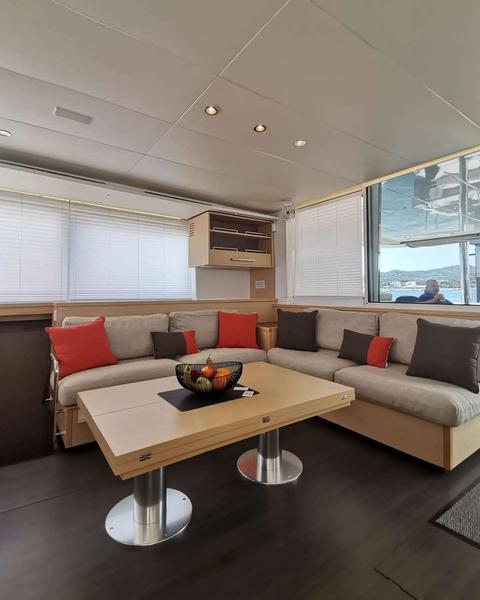 Book yachts online - catamaran - Lagoon 560 S2 FULL EQUIPE LUXE - Islas Luxe - rent