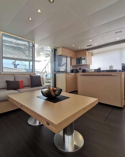 Book yachts online - catamaran - Lagoon 560 S2 FULL EQUIPE LUXE - Islas Luxe - rent