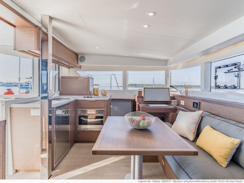Book yachts online - catamaran - Lagoon 40 (A/C+GEN) - L40-23-K - rent