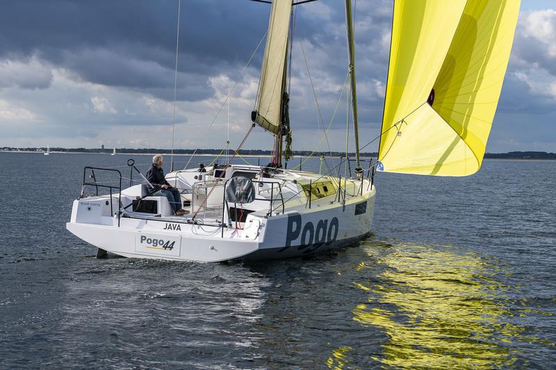 Book yachts online - sailboat - Pogo 44 - Spirit - rent