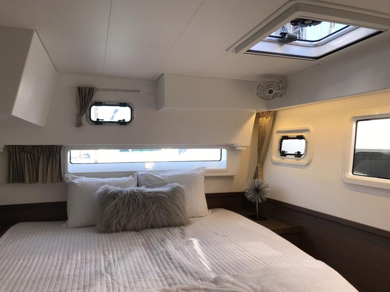 Book yachts online - catamaran - Lagoon 42 (A/C + WaterMaker) - Capovento - rent