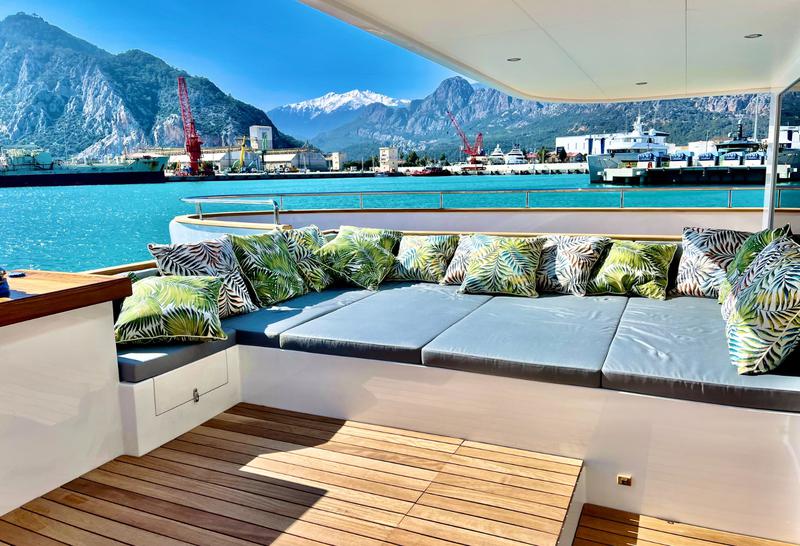 Book yachts online - powercatamaran - Ocean Beast 65 Fly - Inka - rent