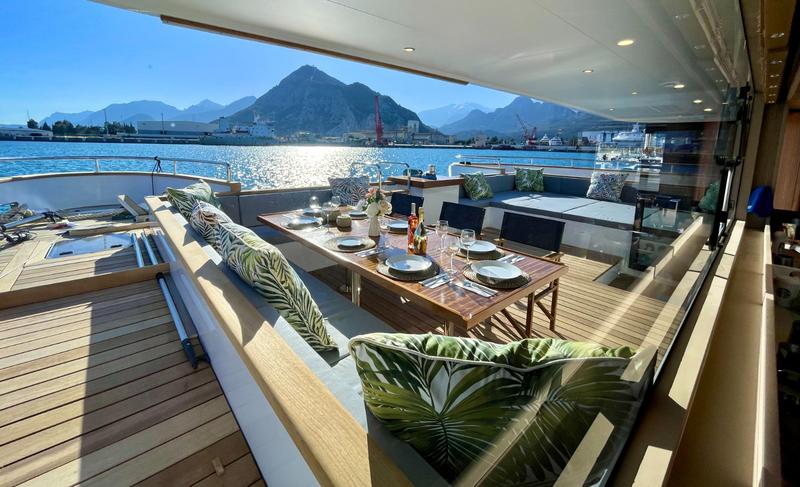 Book yachts online - powercatamaran - Ocean Beast 65 Fly - Inka - rent