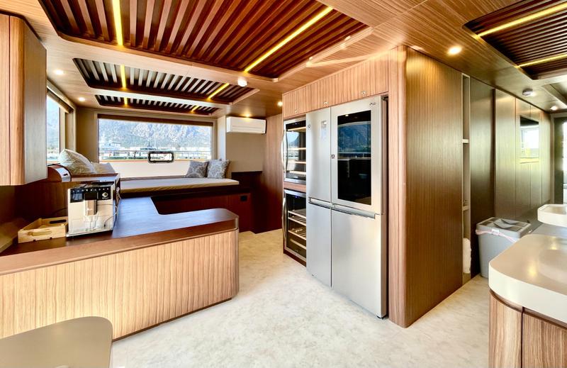 Book yachts online - powercatamaran - Ocean Beast 65 Fly - Inka - rent