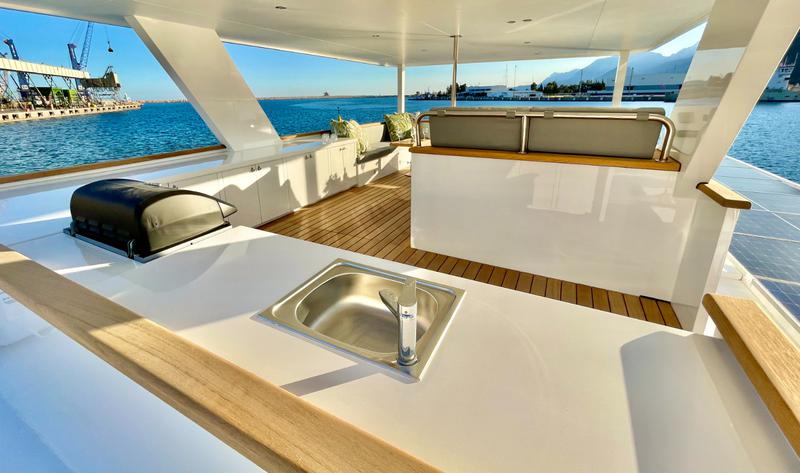 Book yachts online - powercatamaran - Ocean Beast 65 Fly - Inka - rent