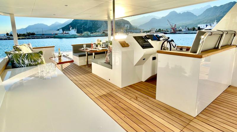 Book yachts online - powercatamaran - Ocean Beast 65 Fly - Inka - rent