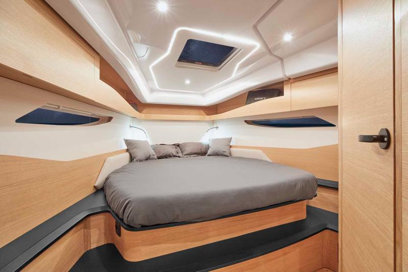 Book yachts online - sailboat - Elan E6 - Loki - rent