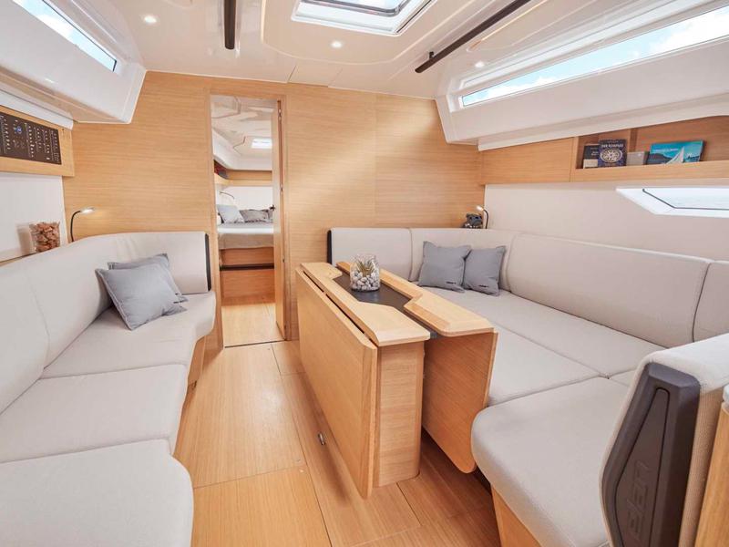 Book yachts online - sailboat - Elan E6 - Loki - rent