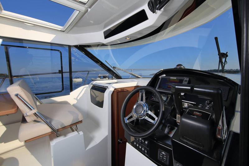 Book yachts online - motorboat - Merry Fisher 895 - Nina - rent