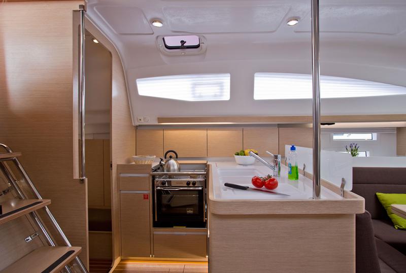 Book yachts online - sailboat - Elan Impression 40 - Silente - rent