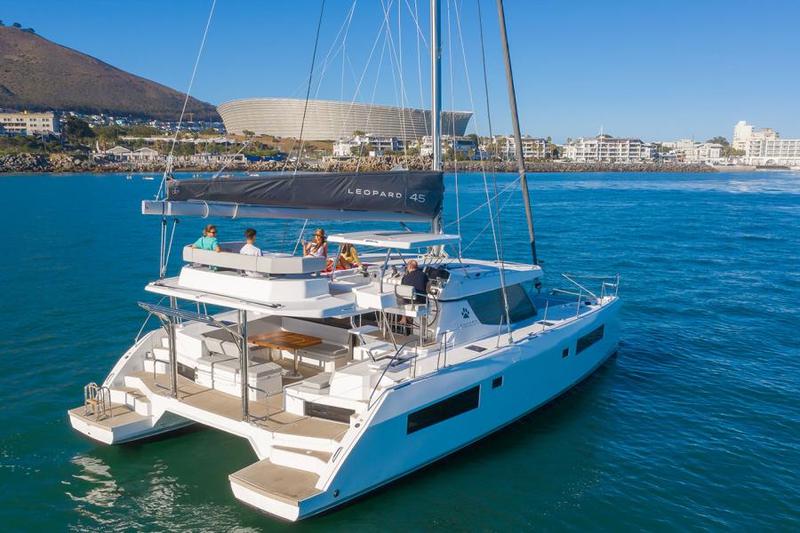 Book yachts online - catamaran - Leopard 45 - Manaphy - rent