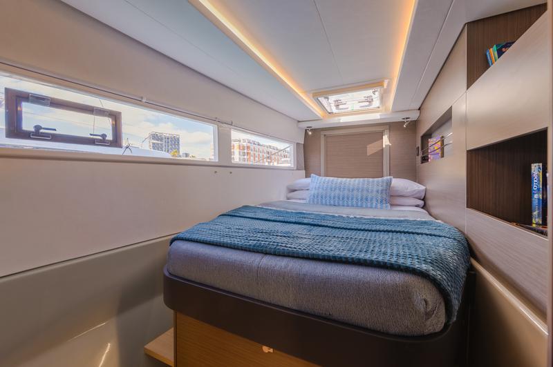 Book yachts online - catamaran - Leopard 45 - Manaphy - rent