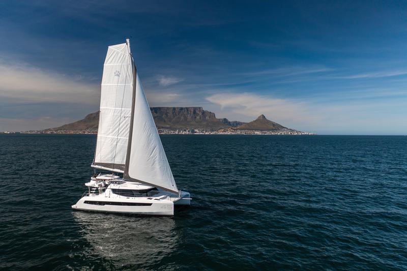 Book yachts online - catamaran - Leopard 45 - Manaphy - rent