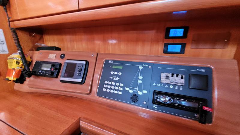 Book yachts online - sailboat - Bavaria 40 - Black Pearl - rent