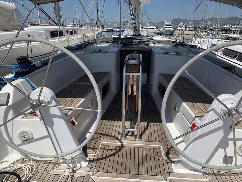 Book yachts online - sailboat - Hanse 445 - 4 cabin - Aldebaran - rent