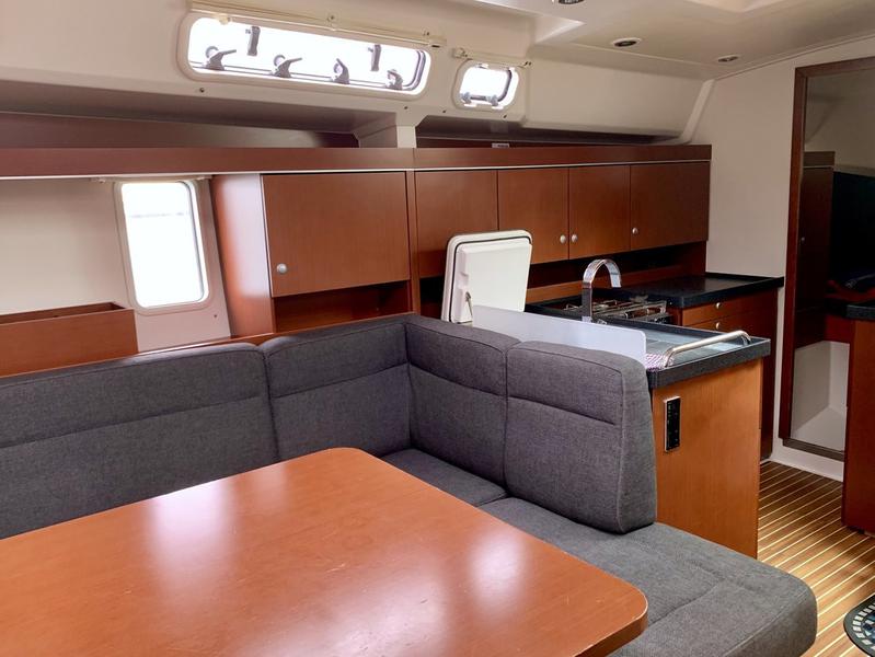 Book yachts online - sailboat - Hanse 445 - 4 cabin - Okhotnik - rent