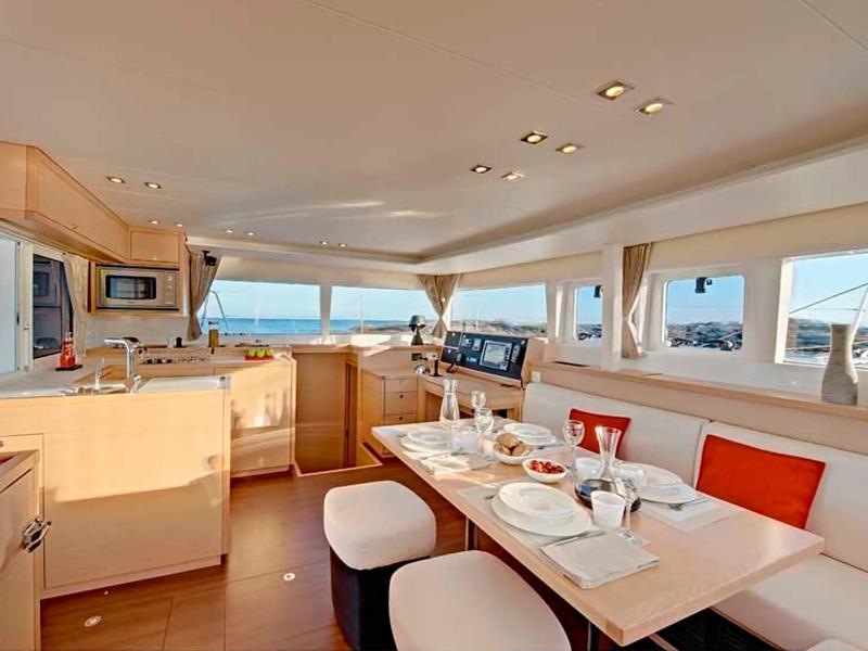 Book yachts online - catamaran - Lagoon 450F - Cahuenga - rent